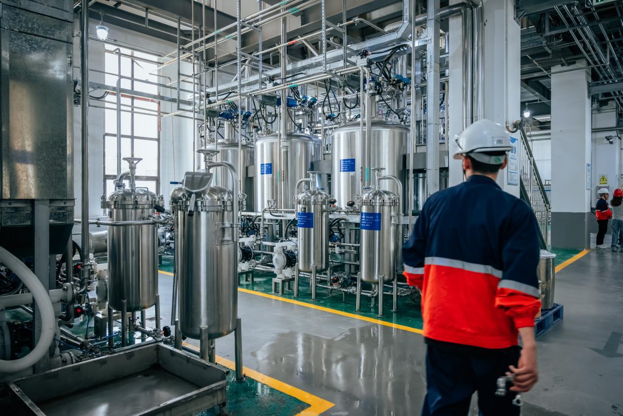 百林科（兰州）新材料有限公司生产车间。邱活摄